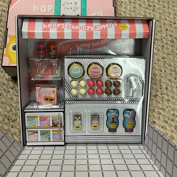 NEW Miniverse Make It Mini Ice Cream Social - Picture 1 of 4